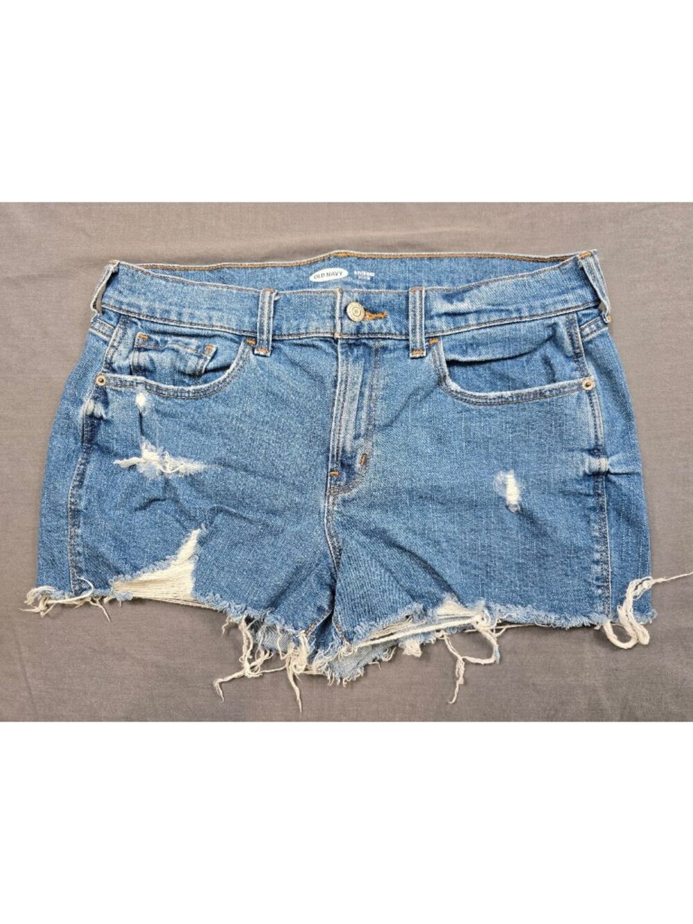 Old Navy Womens Boyfriend Mid-Rise Distressed Denim Shorts Size 8